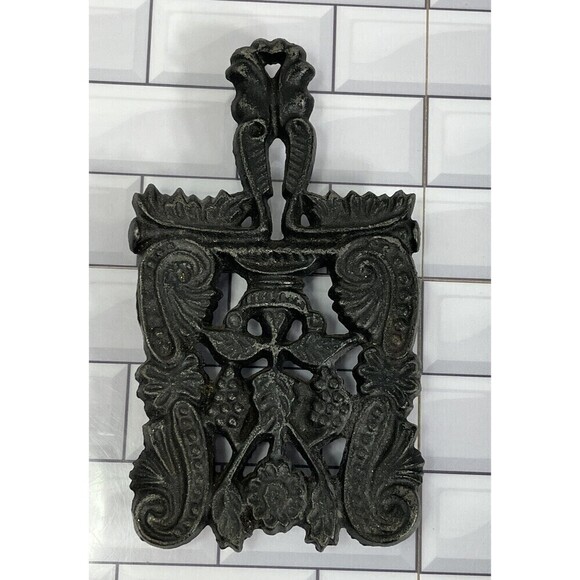 Vtg Wilton Black Cast Iron Trivet Grapes Leafs Scroll Design Metal Kitchen Decor - Picture 1 of 10